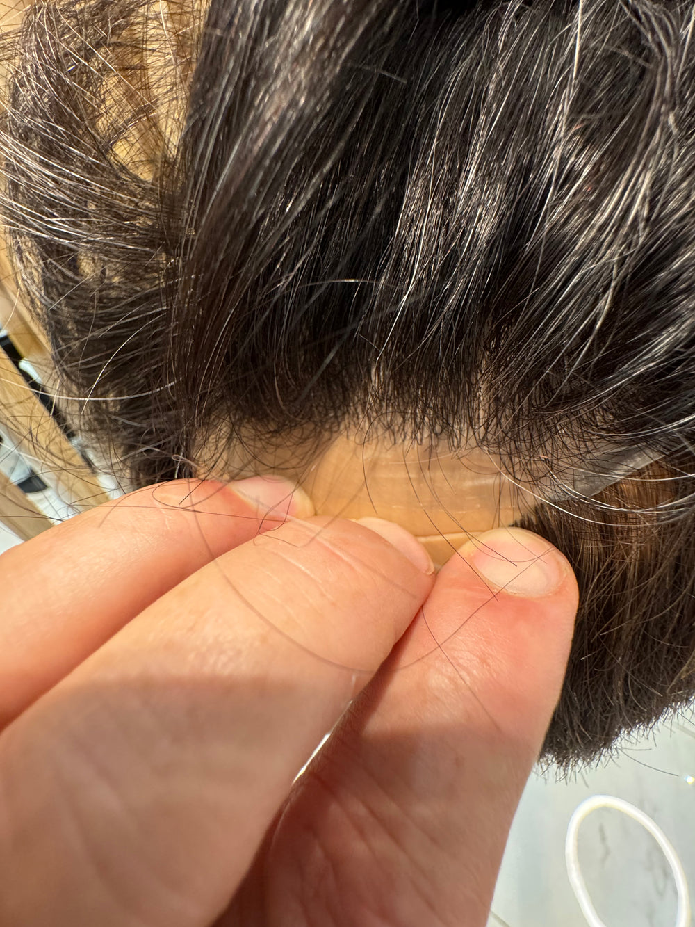 Prothèse capillaire Ultra HD avec des cheveux blancs 30% (non remboursable ni échangeable)