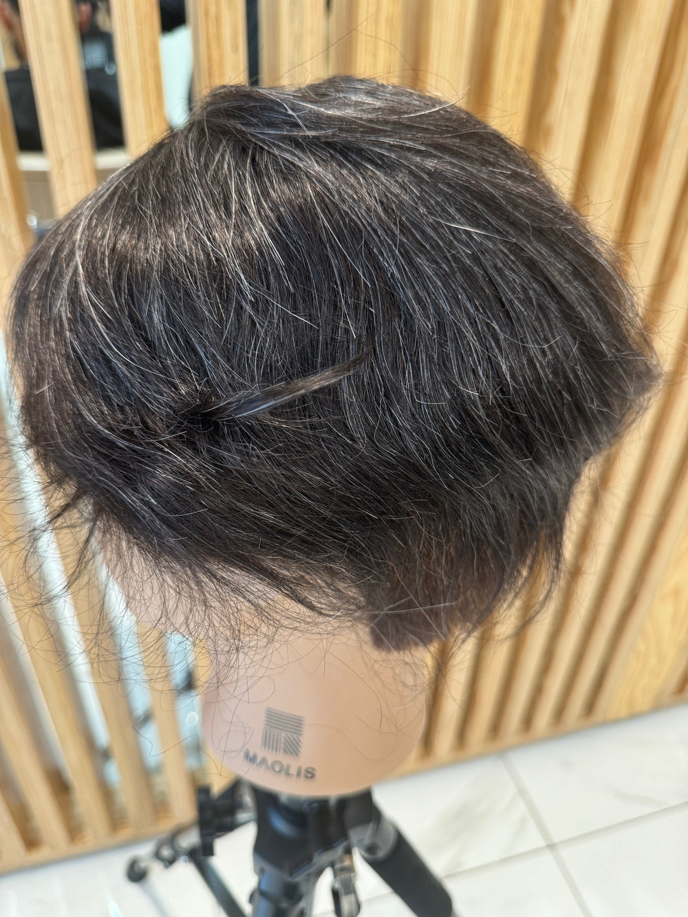 Prothèse capillaire Ultra HD avec des cheveux blancs 30% (non remboursable ni échangeable)