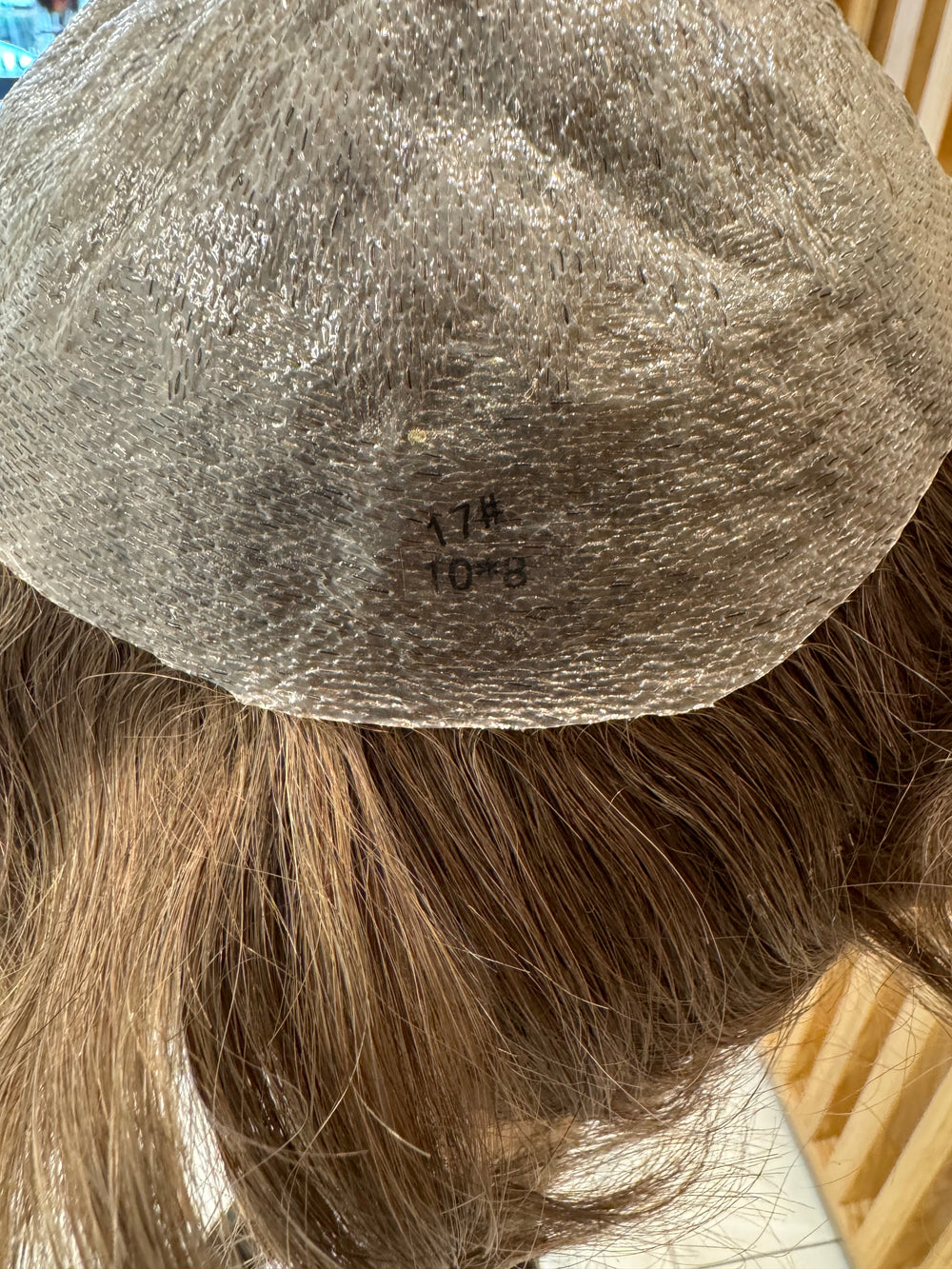 Prothèse capillaire invisible Ultra HD couleur 17 (non remboursable ni échangeable)