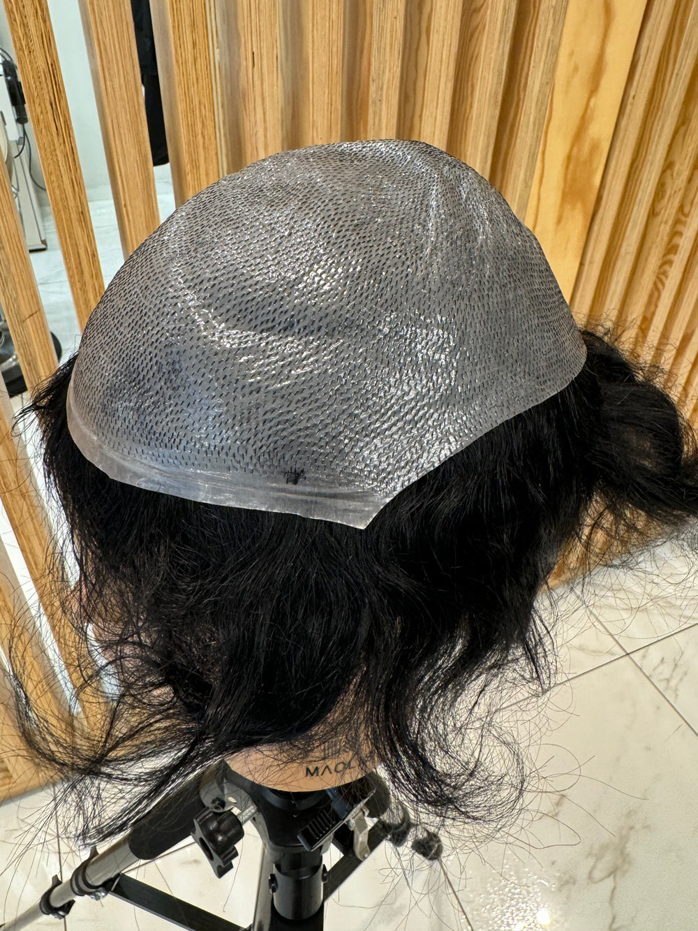 Prothèse capillaire invisible Ultra HD couleur 1 (non remboursable ni échangeable)