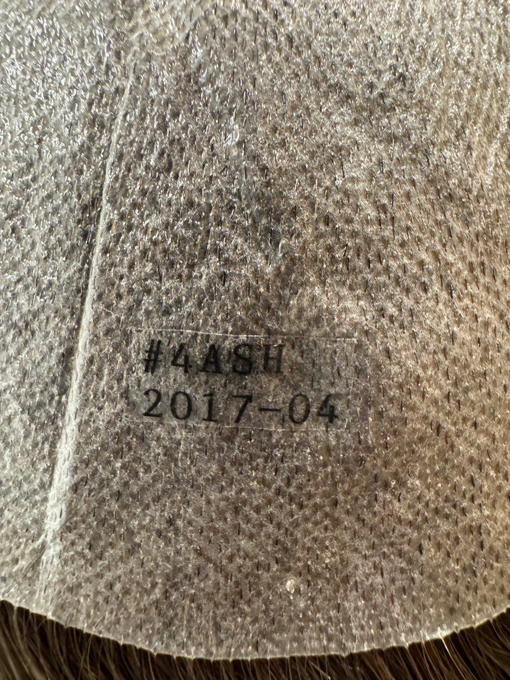 Prothèse capillaire invisible Ultra HD couleur 6 ASH (non remboursable ni échangeable)