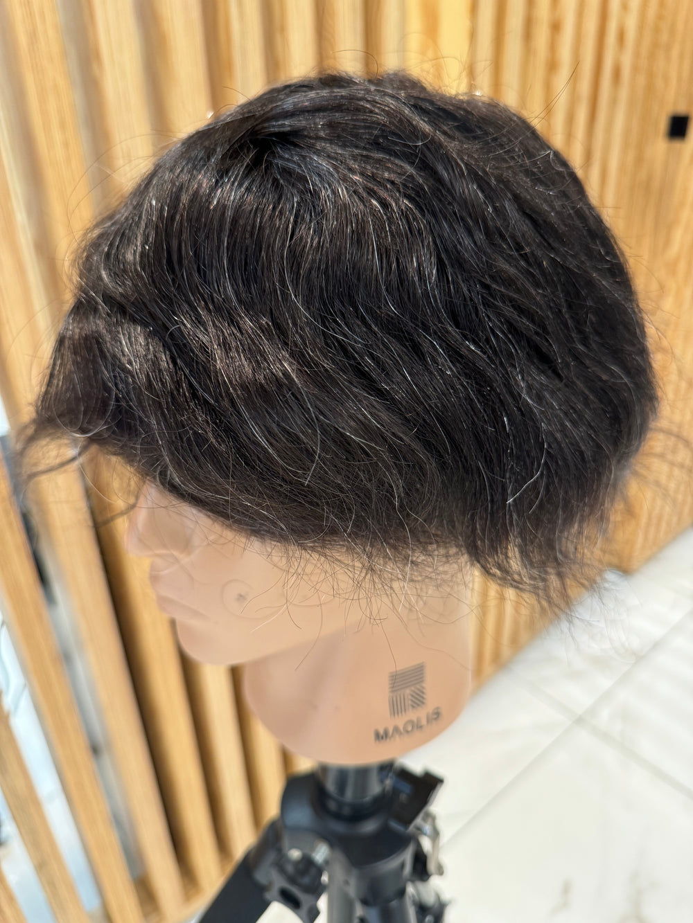 Prothèse capillaire invisible Ultra HD couleur 1B10 (non remboursable ni échangeable)